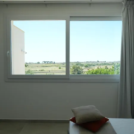 Villa Aria - *