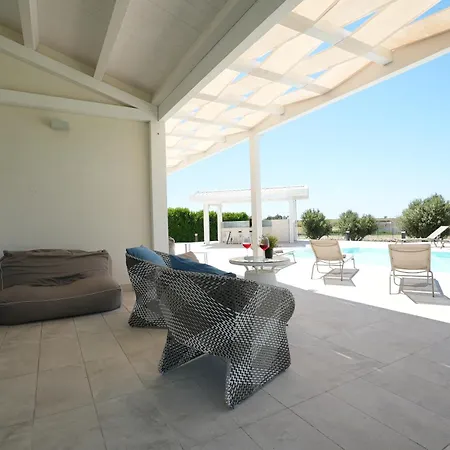 Villa Aria - *