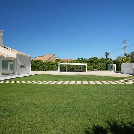 Villa Aria - *